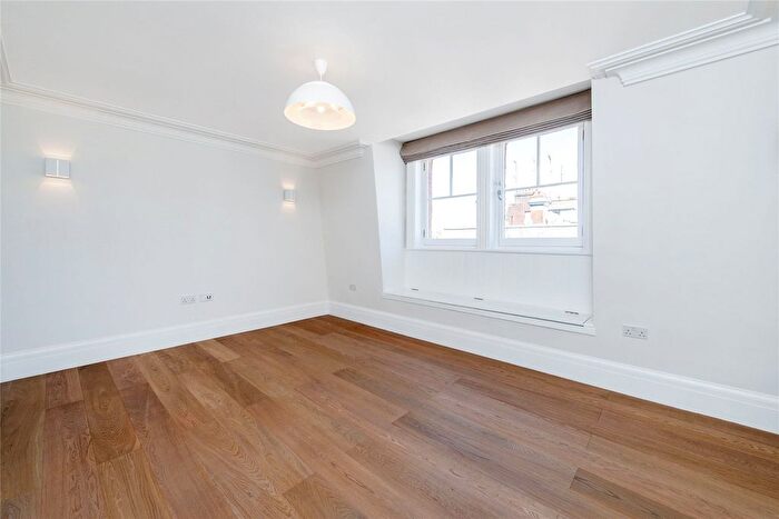 2 Bedroom Flat To Rent In New Cavendish Street, Marylebone, London, W1G