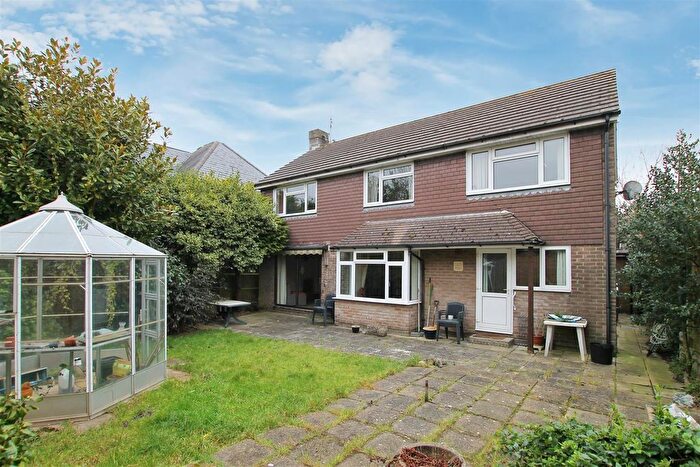 4 Bedroom Detached House For Sale In The Mallards, Langstone, PO9