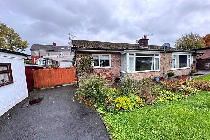 2 Bedroom Semi Detached Bungalow For Sale In Park View Drive, Chapel-En-Le-Frith, High Peak, SK23