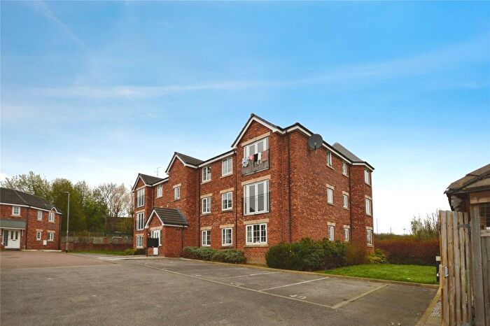 2 Bedroom Flat For Sale In Murray View, Leeds, West Yorkshire, LS10