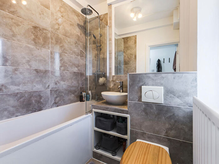 2 Bedroom Flat For Sale In Cherry Garden House, Cherry Garden Street, SE16