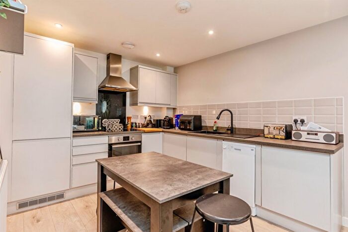 1 Bedroom Flat For Sale In Ashton Rise, Bristol, BS3