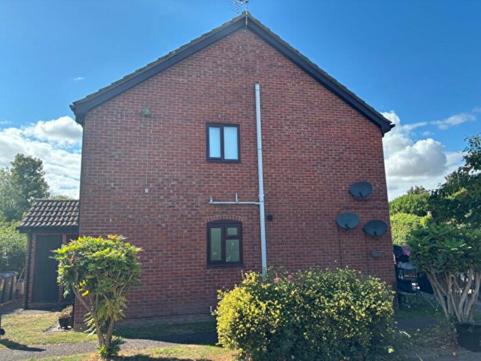 1 Bedroom Flat For Sale In Eleanor Court, SP11