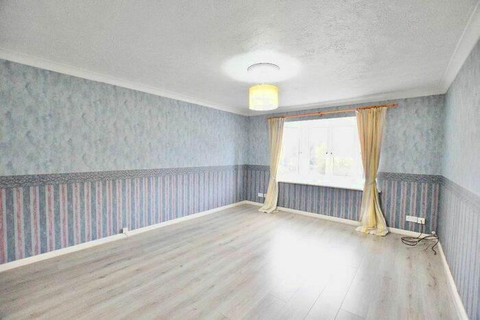2 Bedroom Flat To Rent In Rossetti Road, Bermondsey, SE16