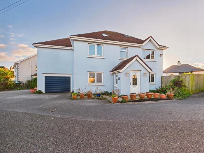 4 Bedroom Detached House For Sale In Warwick Crescent, Porthcawl, CF36
