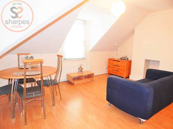 2 Bedroom Flat To Rent In Merton Road, Flat, London, SW19