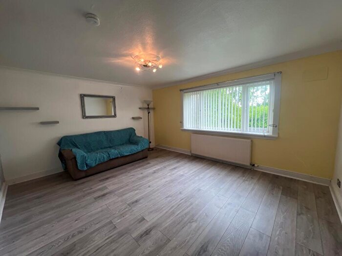 2 Bedroom Flat To Rent In Ross Walk, KA3