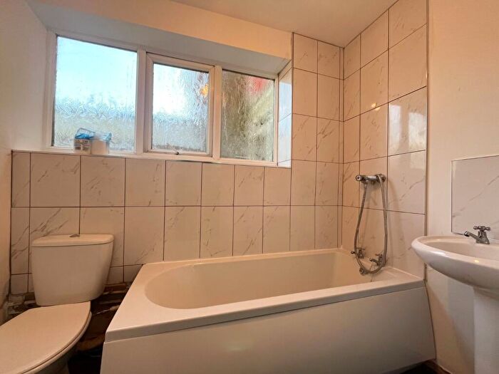 1 Bedroom Flat To Rent In Green Hill Way, Shirley, Solihull, B90