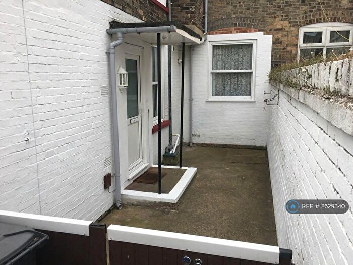 2 Bedroom Flat To Rent In Mill Road, Lowestoft, NR33