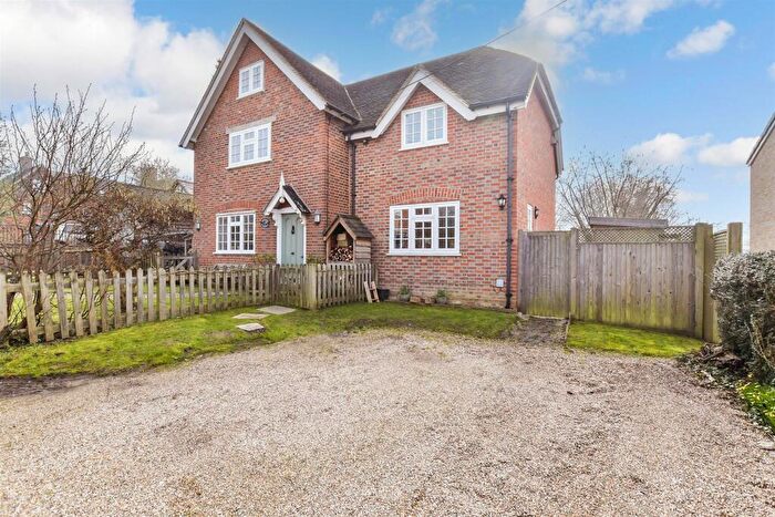 4 Bedroom Detached House For Sale In Kenward Road, Yalding, Maidstone, Kent, ME18
