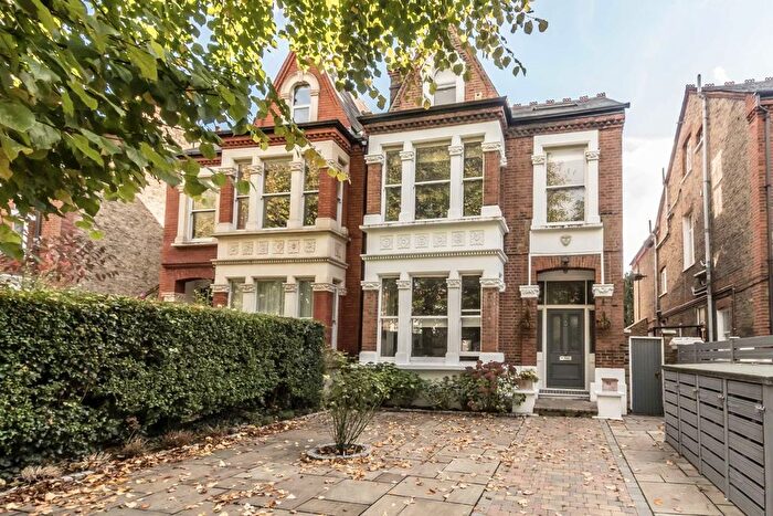 2 Bedroom Flat To Rent In Chiswick High Road, London, W4