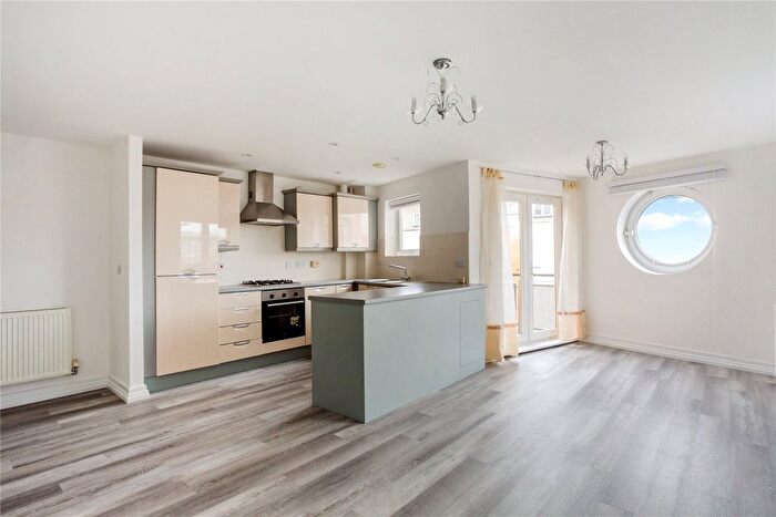 2 Bedroom Flat To Rent In Chertsey House, Bridge Wharf, Chertsey, KT16