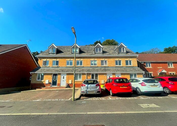 1 Bedroom Maisonette To Rent In Oak Coppice Road, Whiteley, PO15