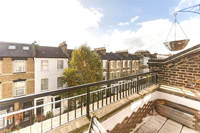 1 Bedroom Flat For Sale In Beatty Road, London, N16