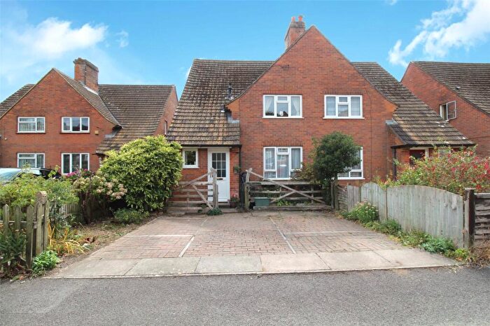 3 Bedroom Semi-Detached House For Sale In Lancaster Road, Basingstoke, Hampshire, RG21