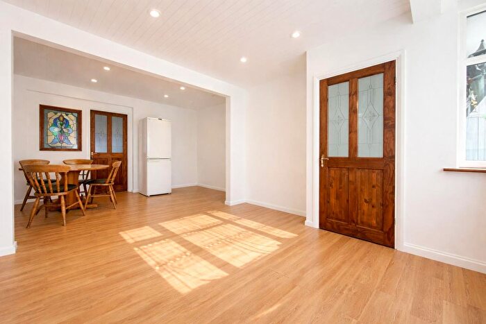 2 Bedroom Terraced House To Rent In Boscombe Road, North Cheam, Sutton, KT4