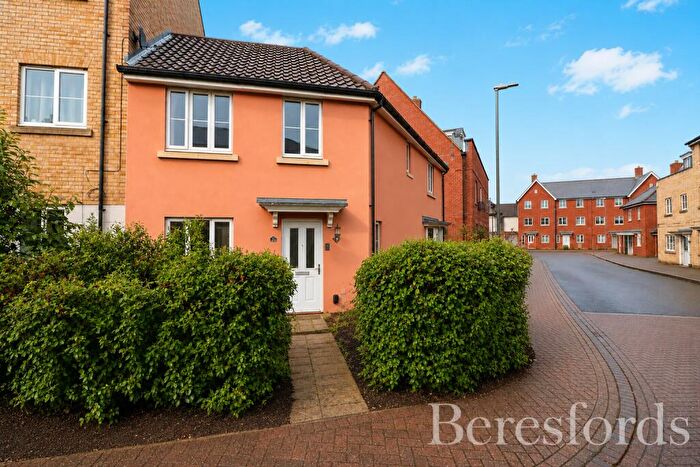 3 Bedroom Semi Detached House For Sale In Kirk Way, Colchester, CO4
