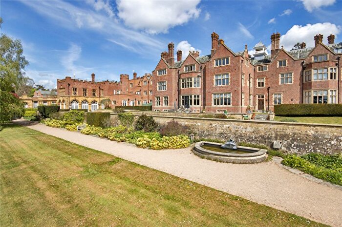 3 Bedroom Flat For Sale In Penshurst Road, Penshurst, Tonbridge, Kent, TN11