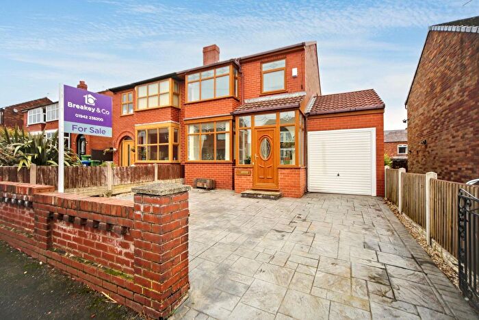 3 Bedroom Semi Detached House For Sale In West Mount, Wigan, WN1