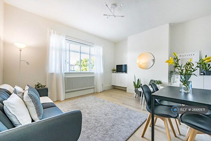 3 Bedroom Flat To Rent In Green Dragon Lane, London, N21