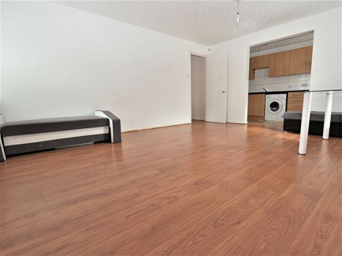 2 Bedroom Flat To Rent In Collings Close, London, N22