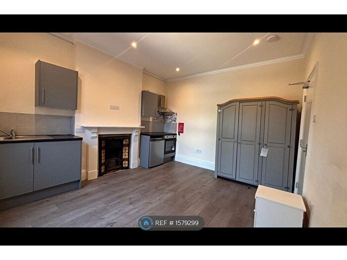 Studio To Rent In Brook Street, Luton, LU3