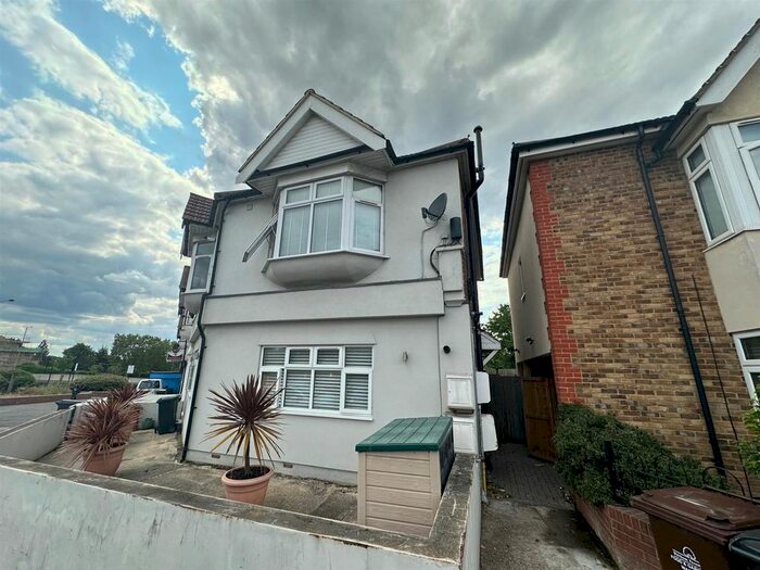 1 Bedroom Flat To Rent In Winchester Road, London, E4