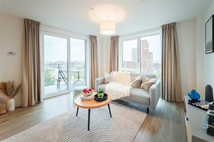 3 Bedroom Apartment To Rent In Middlewood Locks, M5