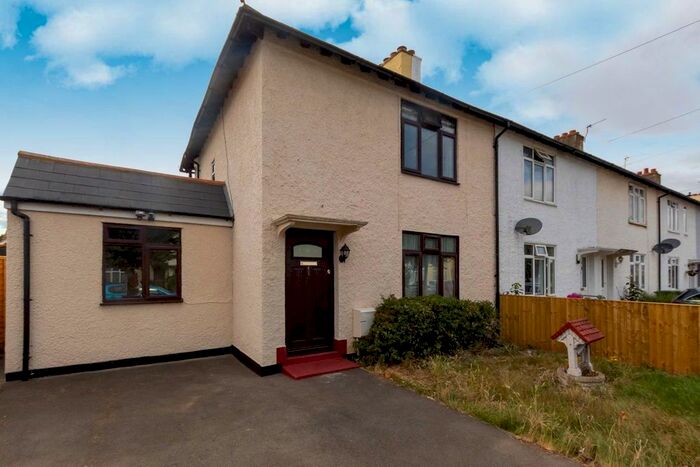 3 Bedroom Semi-Detached House To Rent In Allen Road, Sunbury-On-Thames, TW16