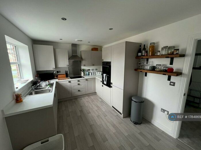 3 Bedroom Semi-Detached House To Rent In Plover Close, Cottam, Preston, PR4