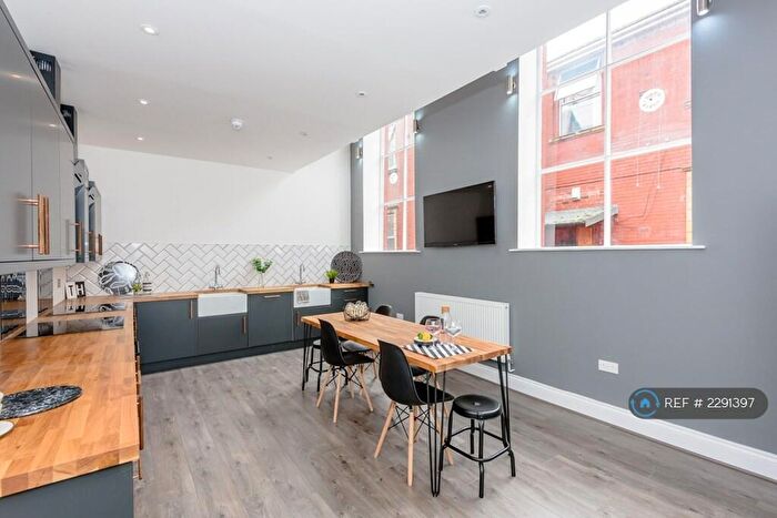 7 Bedroom Penthouse To Rent In Wellington House, Liverpool, L15
