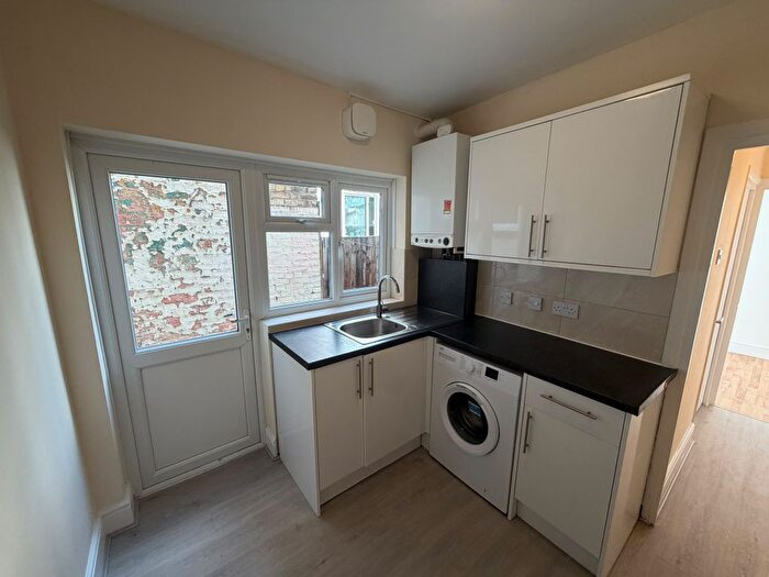2 Bedroom Flat To Rent In Gatling Road, Abbey Wood, Greater London, SE2