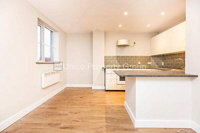 1 Bedroom Flat To Rent In Dennis House, Roman Road, London, E3
