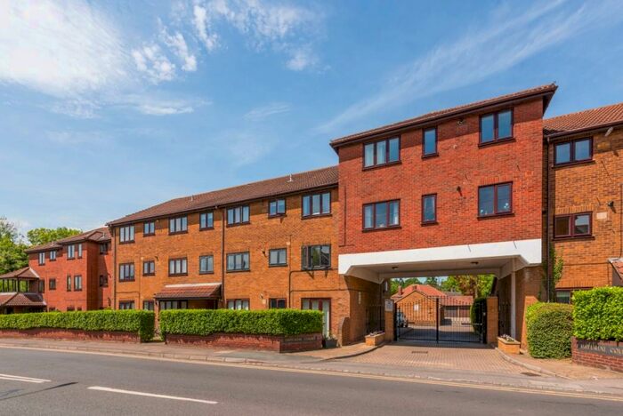 2 Bedroom Flat To Rent In Imperial Road Windsor, SL4