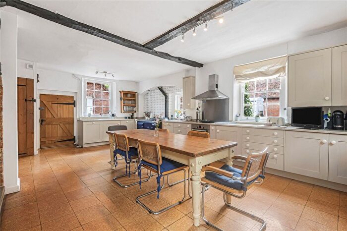 6 Bedroom Detached House For Sale In Scarletts Lane, Kiln Green, Reading, Berkshire, RG10