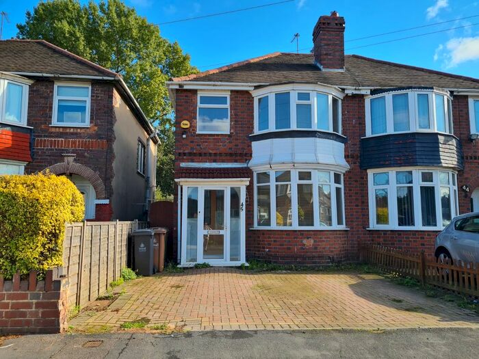 3 Bedroom Semi-Detached House To Rent In Harrowby Place, Willenhall WV13