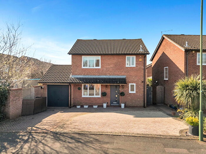 3 Bedroom Detached House For Sale In Meerhill Avenue, Monkspath, B90