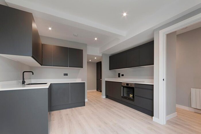 3 Bedroom Flat To Rent In Gladstone Park Gardens, London, NW2