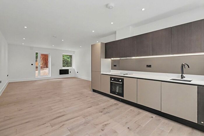 2 Bedroom Flat For Sale In Crown Gate, Church Road, KT10