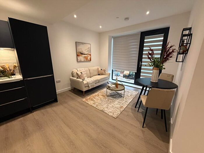 1 Bedroom Apartment To Rent In Silbury Court, MK9