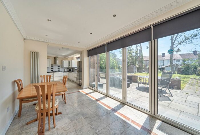 5 Bedroom Semi Detached House For Sale In Sherborne Gardens, London, NW9