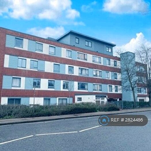 2 Bedroom Flat To Rent In Queensway, Milton Keynes, MK2