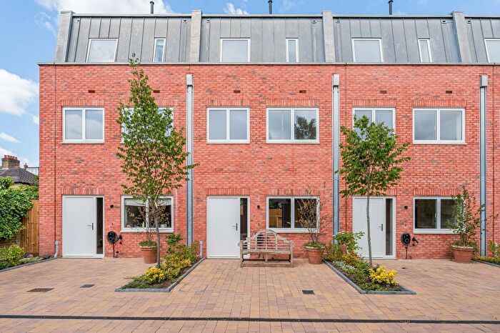 3 Bedroom Property For Sale In The Warwick, Warwick Road, W5