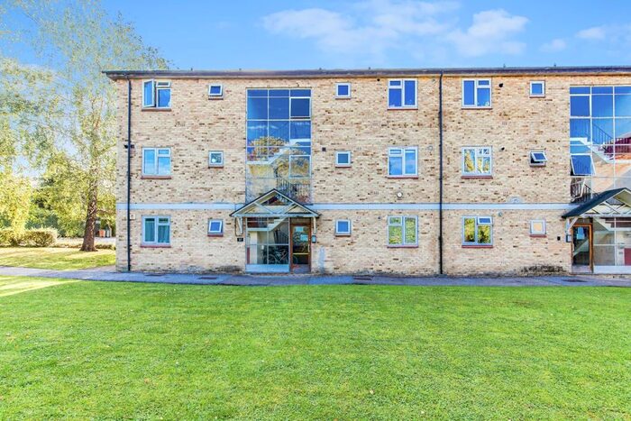 1 Bedroom Flat To Rent In Millway Close, Wolvercote, Oxford, OX2