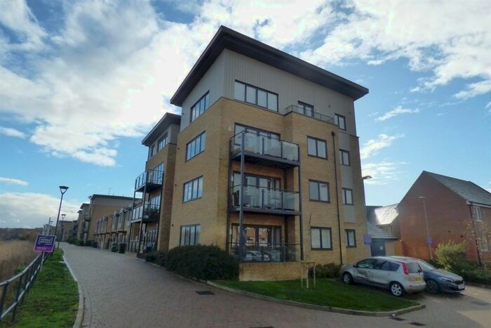 2 Bedroom Flat To Rent In Lulworth Court, Riverside Wharf, Dartford, Kent, DA1