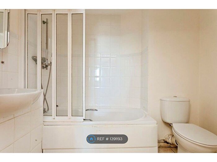 2 Bedroom Flat To Rent In City Gate House, Ilford, IG2