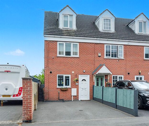 3 Bedroom Town House For Sale In Brook Street, Ilkeston, DE7