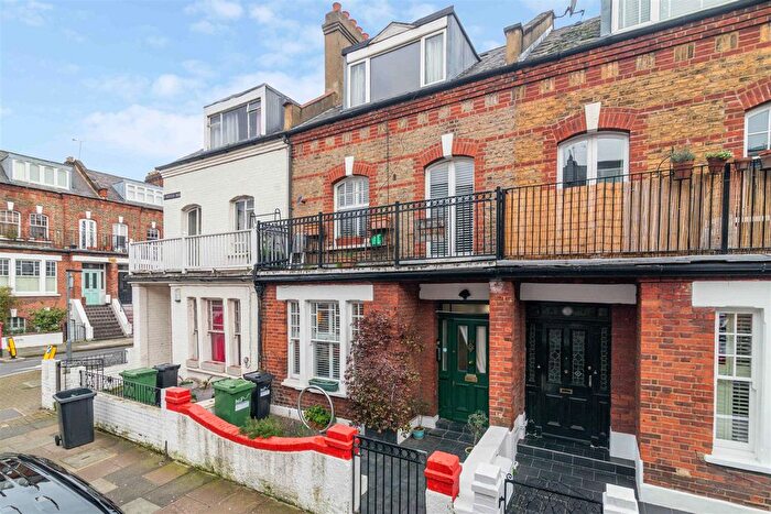 4 Bedroom Property For Sale In St. Dunstans Road, London, W6