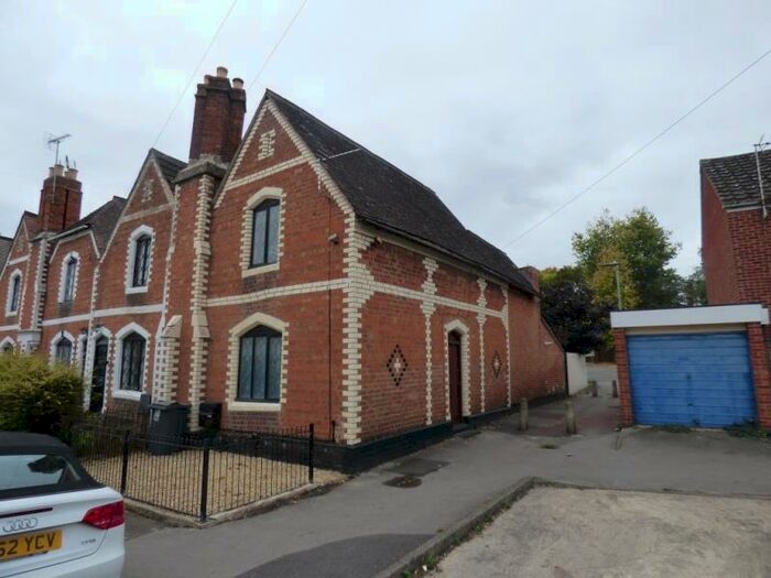 3 Bedroom End Of Terrace House To Rent In Melbourne Street East, GL1