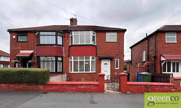 3 Bedroom Semi-Detached House To Rent In Dawlish Avenue, Droylsden, Tameside, M43
